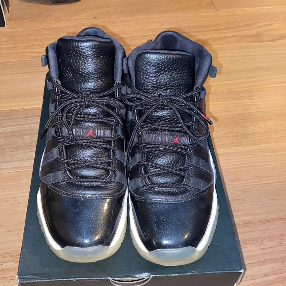 Jordan Retro 11 black and red size 6.5 kids
